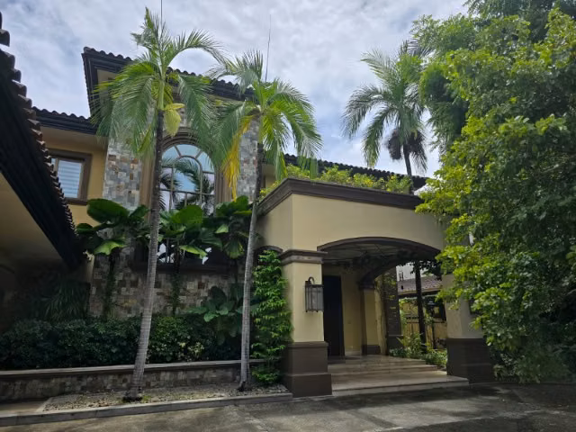 Exclusiva Residencia de Lujo en Costa del Este: Amplitud, Elegancia y Confort - Imagen 2