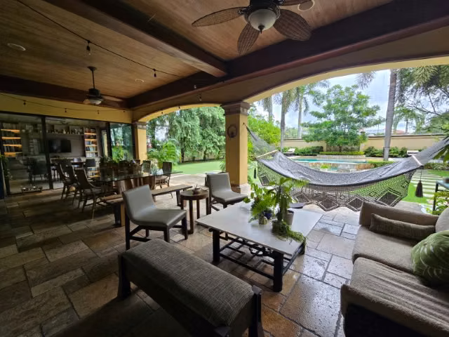 Exclusiva Residencia de Lujo en Costa del Este: Amplitud, Elegancia y Confort - Imagen 17