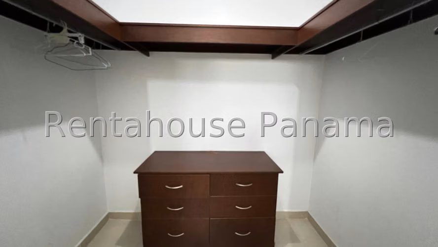 Venta de casa en Brisas Del Golf AK - Imagen 9