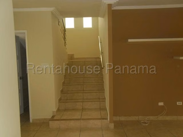 Venta de casa en Brisas Del Golf AK - Imagen 4