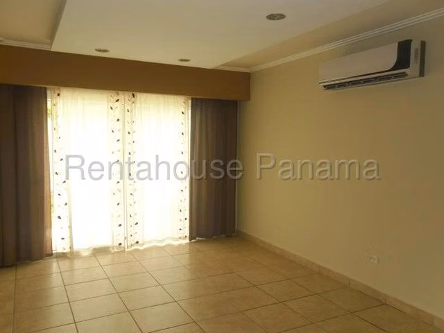 Venta de casa en Brisas Del Golf AK - Imagen 2