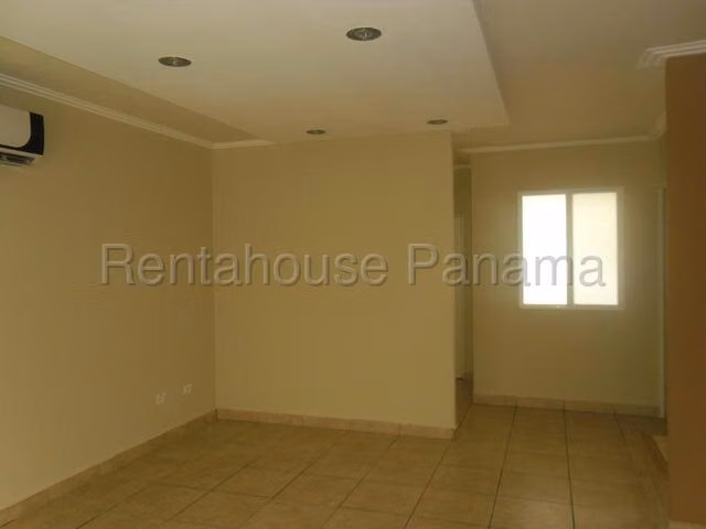 Venta de casa en Brisas Del Golf AK - Imagen 3