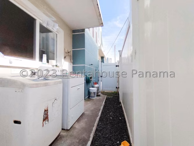 Venta de casa en Brisas Del Golf AK - Imagen 6