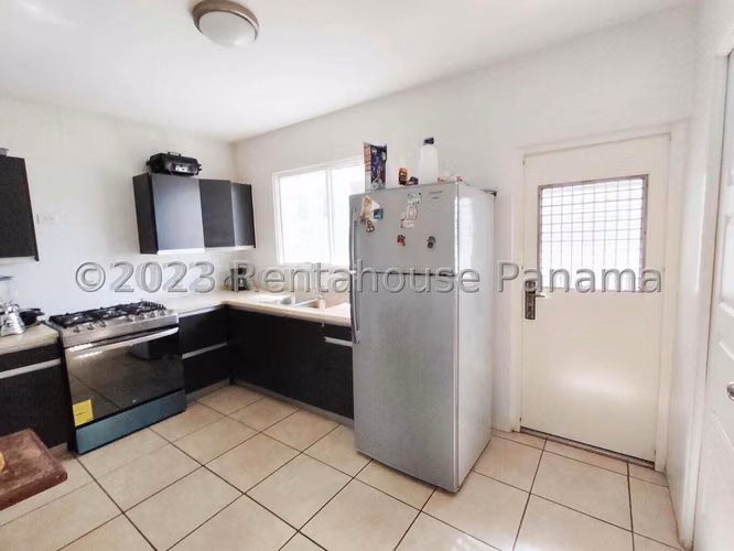 Venta de casa en Brisas Del Golf AK - Imagen 5