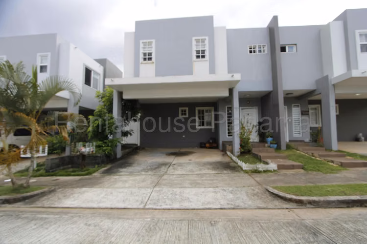 House for Sale in Brisas Del Golf AK