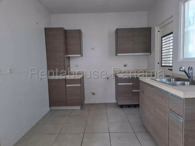 Venta de casa en Brisas Del Golf AK - Imagen 5