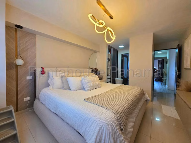 Venta de apartamento en Altos de Panamá  AK