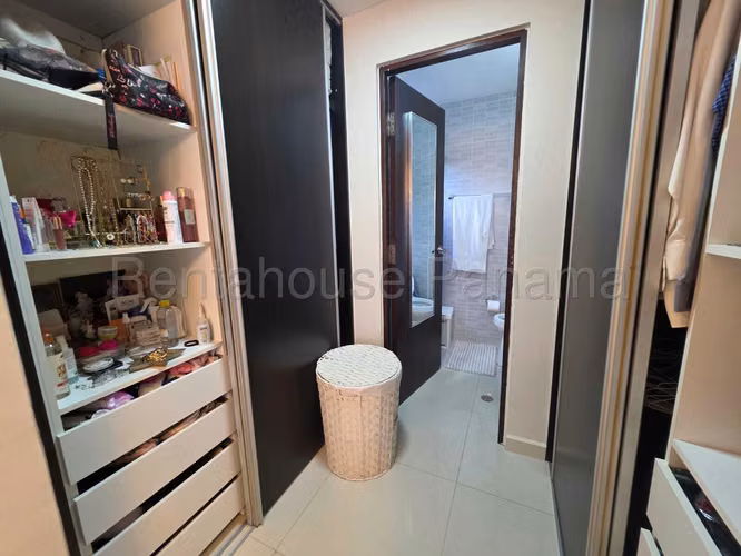 Venta de apartamento en Altos de Panamá  AK