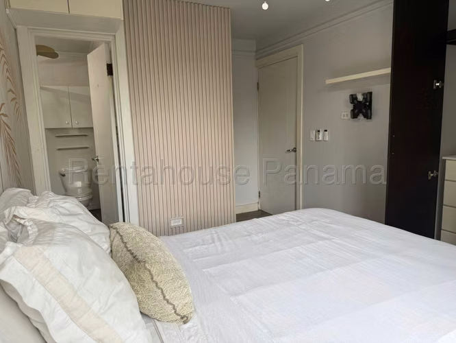 Venta de apartamento en Condado del Rey AK - Imagen 9