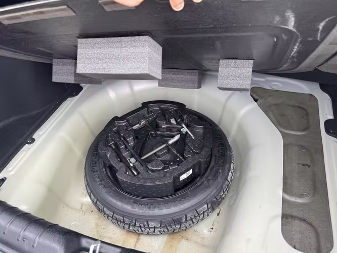 Kia Rio 2019 · Automático · Gasolina · Plateado · 30,000 km · $9,500