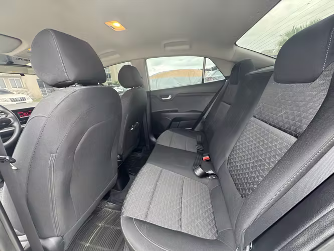 Kia Rio 2019 · Automático · Gasolina · Plateado · 30,000 km · $9,500