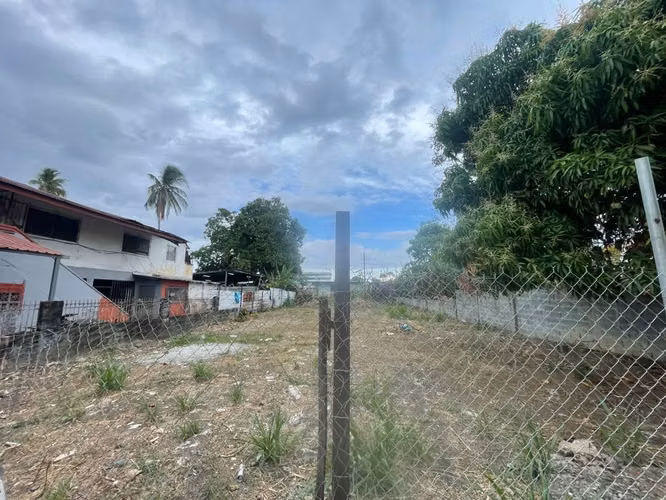 Terreno a 500 mts de centro comercial los pueblos