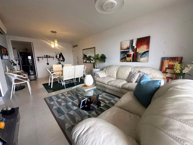 Venta de apartamento en Ph Versalles.