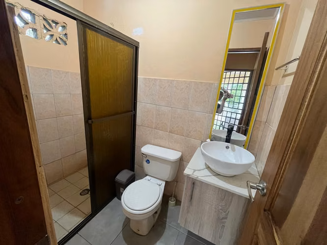 Se alquila casa amoblada en cochea. 450.00