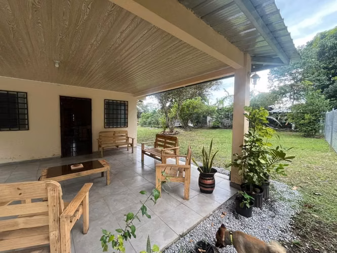 Se alquila casa amoblada en cochea. 450.00