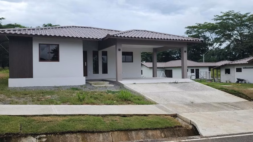 Se alquila casa sin muebles David 650.00