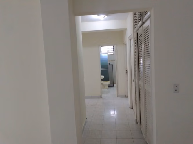 Se alquila apartamento de 4 recamaras en Via Argentina a pasos de la estacion del metro