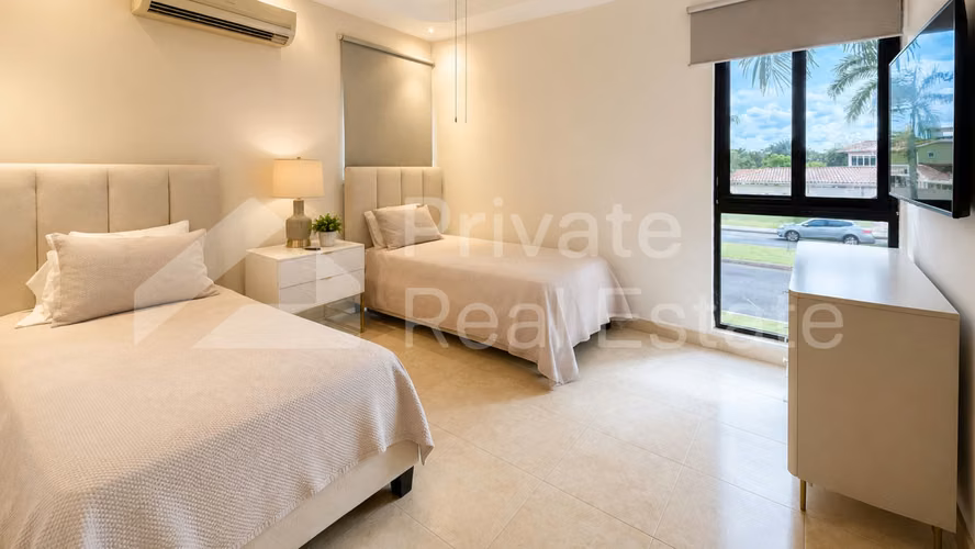 SE ALQUILA CASA EN ANTIGUA COSTA DEL ESTE