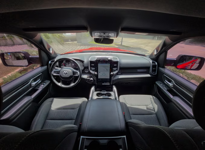 PICK UP DODGE RAM1500 BIGHORN 2023.