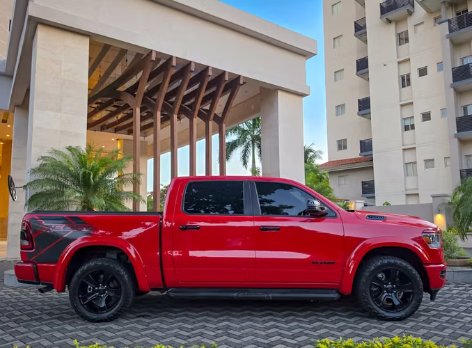 PICK UP DODGE RAM1500 BIGHORN 2023.