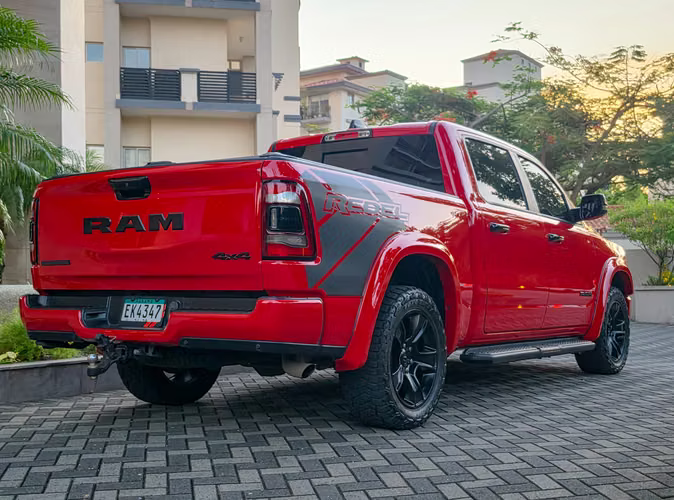 PICK UP DODGE RAM1500 BIGHORN 2023.