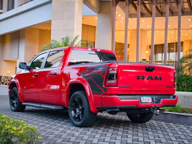 PICK UP DODGE RAM1500 BIGHORN 2023.