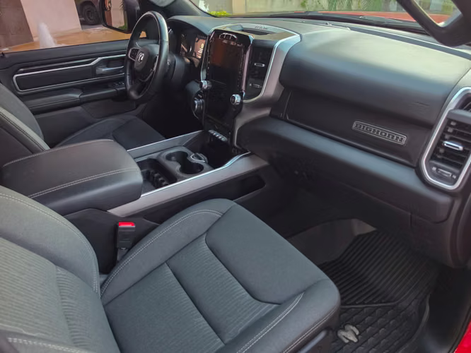 PICK UP DODGE RAM1500 BIGHORN 2023.