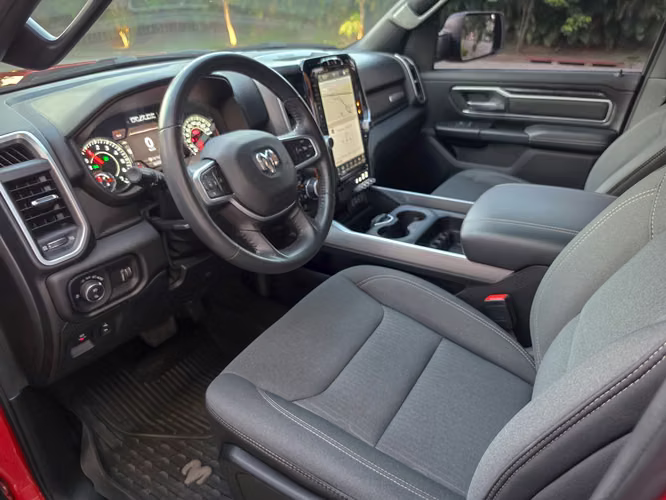 PICK UP DODGE RAM1500 BIGHORN 2023.
