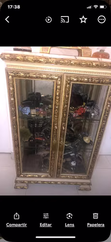 GLASS MADE IN ITALIAN. BACKGROUND MIRROR.