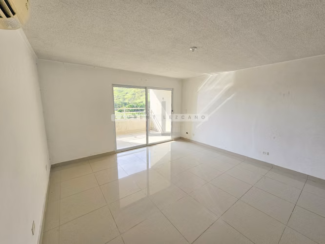 Venta Apartamento PH Altamira Gardens. 3 habitaciones. Haga una oferta