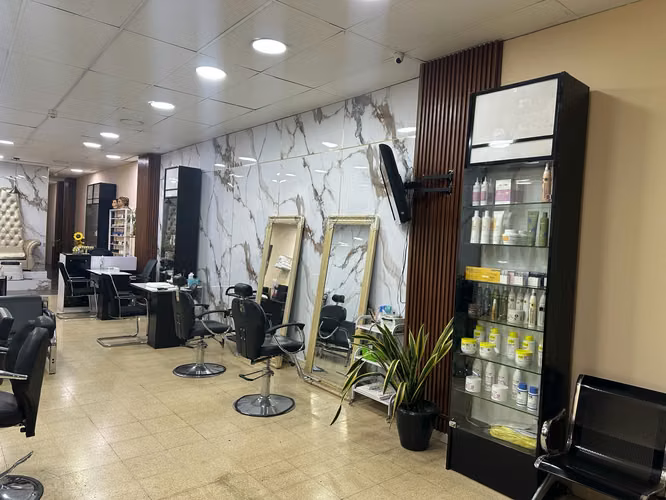 vendo salon de belleza operando 100%