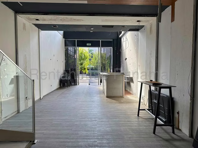 Local Comercial en Alquiler en Bella Vista JG