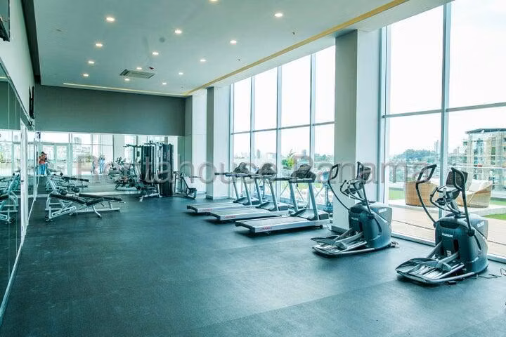 Vendo Apartamento en el bosque condado SKY POINT OF 26-8876