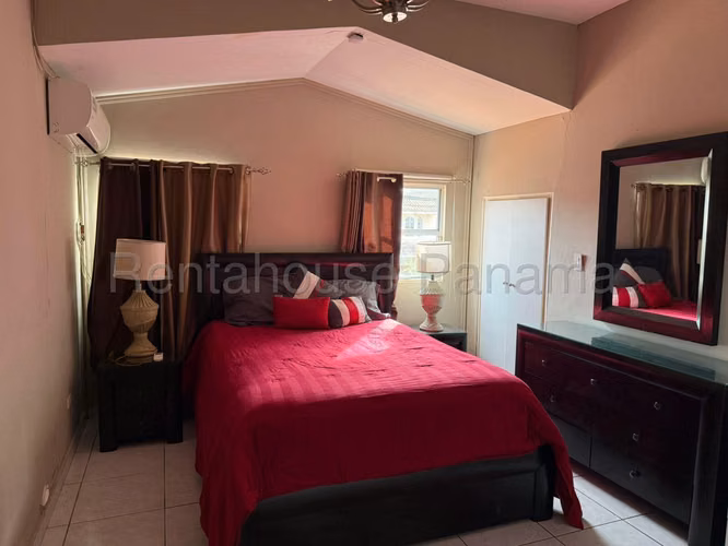 Alquilo Casa en Condado del Rey OF26-8880