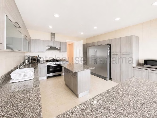 Apartamento Parcialmente Amoblado en Venta en Zeus Costa del Este  CIG268811