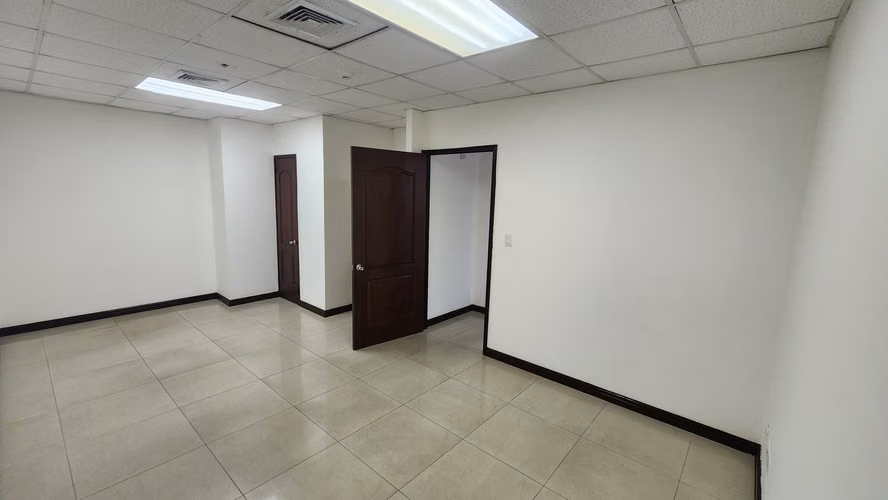 Oficina Lista Para Usar - Ocean Business Plaza Torre Banesco - Marbella