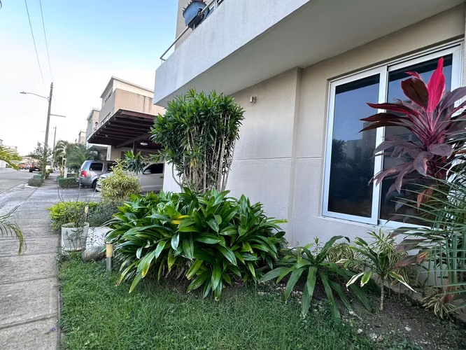 VENTA DE CASA EN COSTA SUR (AS)