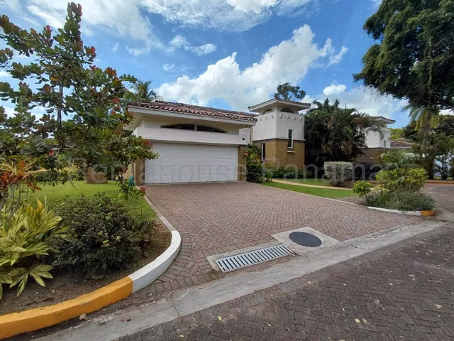 SE VENDE EXCLUSIVA CASA EN TUCAN COUNTRY CLUB  26CDY5187