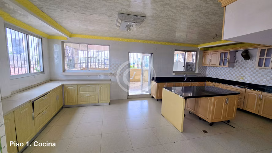 Venta Casa Betania 6 habitaciones con Baños. Oportunidad 1,018 $/m2