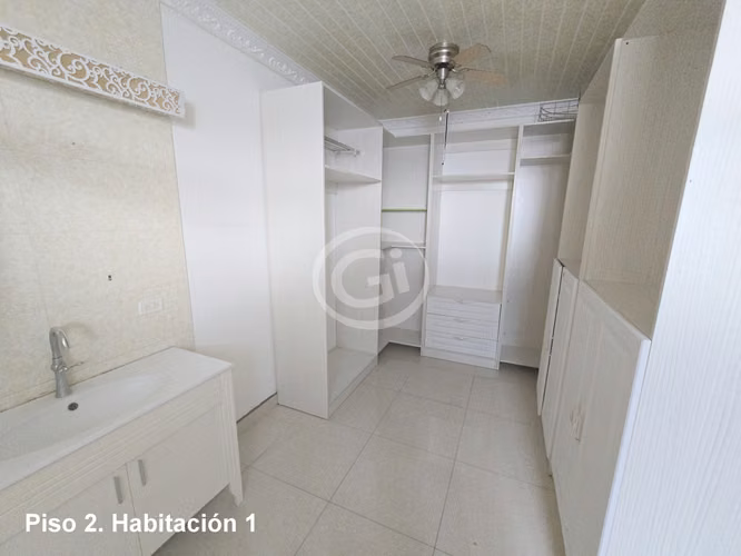 Venta Casa Betania 6 habitaciones con Baños. Oportunidad 1,018 $/m2