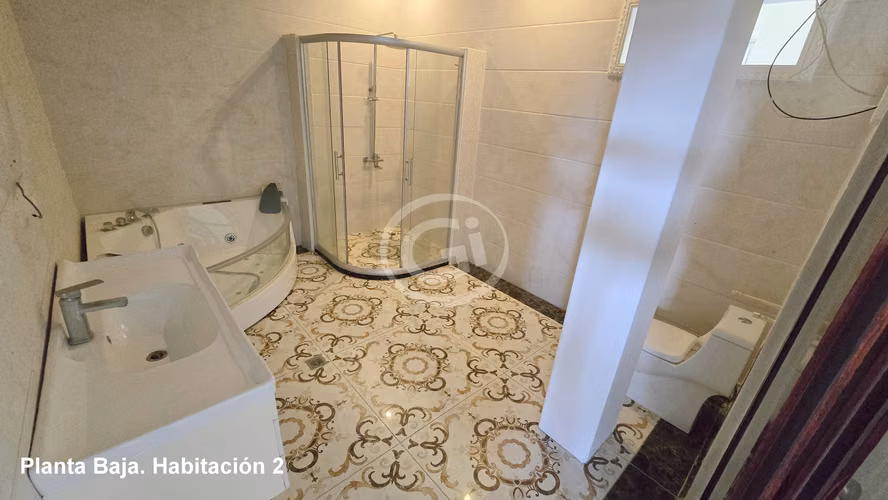 Venta Casa Betania 6 habitaciones con Baños. Oportunidad 1,018 $/m2