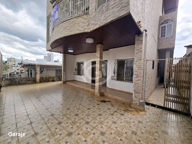 Venta Casa Betania 6 habitaciones con Baños. Oportunidad 1,018 $/m2