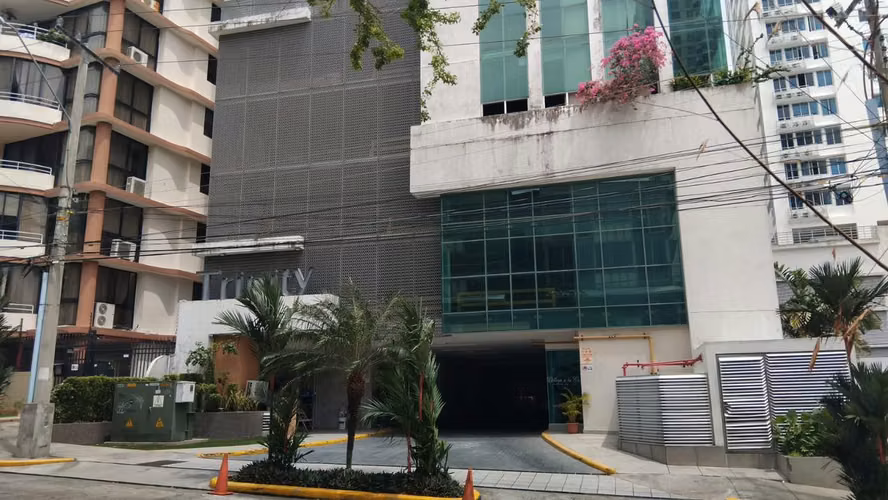 Venta de cómodo apartamento con alto potencial en Trinity – El Carmen