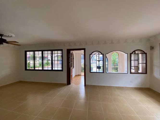 Casa en Venta con Apartamento Independiente| Coco del Mar