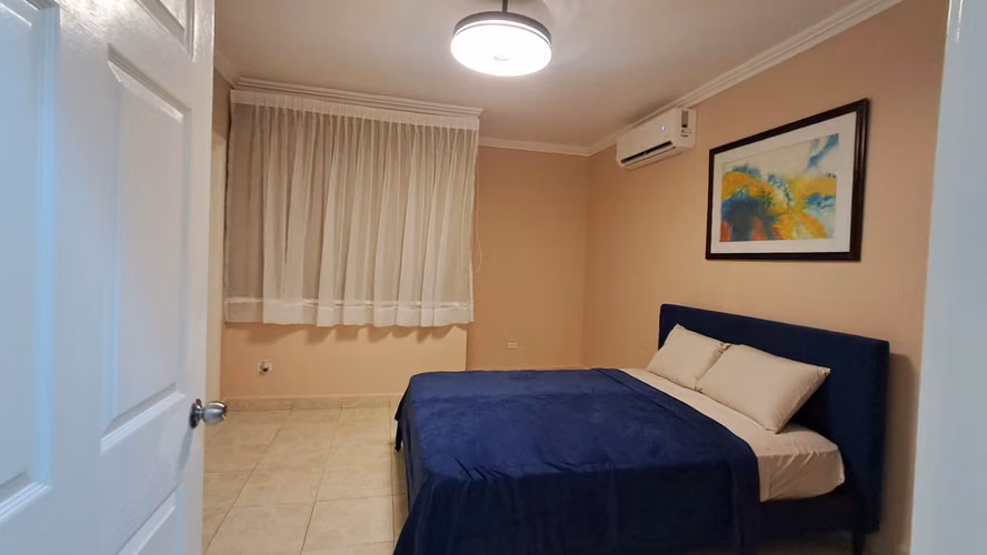 Alquilo apartamento amueblado en El Cangrejo