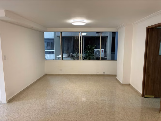 Venta amplio y céntrico apartamento en Bahía Marbella I - Marbella - Imagen 3