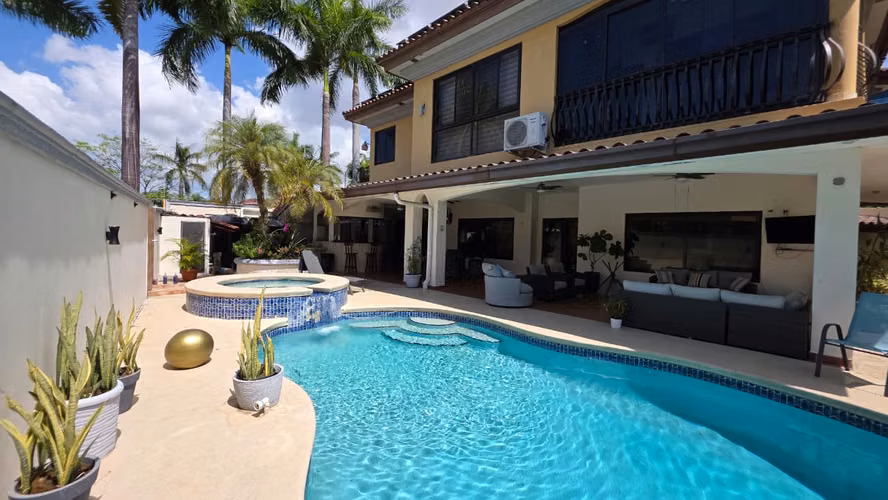 Luxury Residence for rent in PH Antigua – Costa del Este
