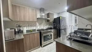 Alquiler de Apartamento con 125m2 en El Cangrejo PH Luxor 26-8896SR