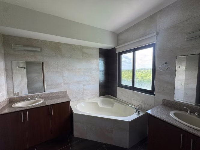 Venta de Apartamento en Vista Mar con Vistas al Golf y Marina - Imagen 17