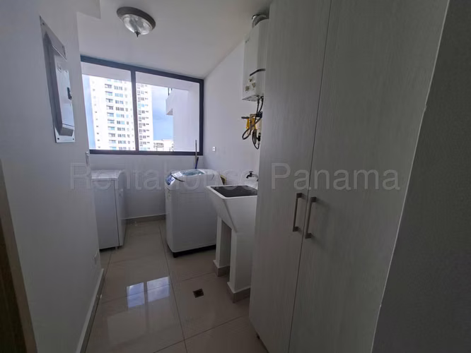 Se Alquila Apartamento en Avenida Balboa LA26-8893